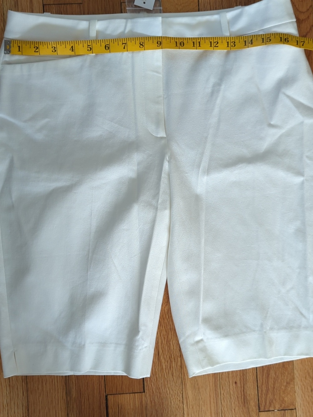White House Black Market white Bermuda shorts - Picture 8 of 8